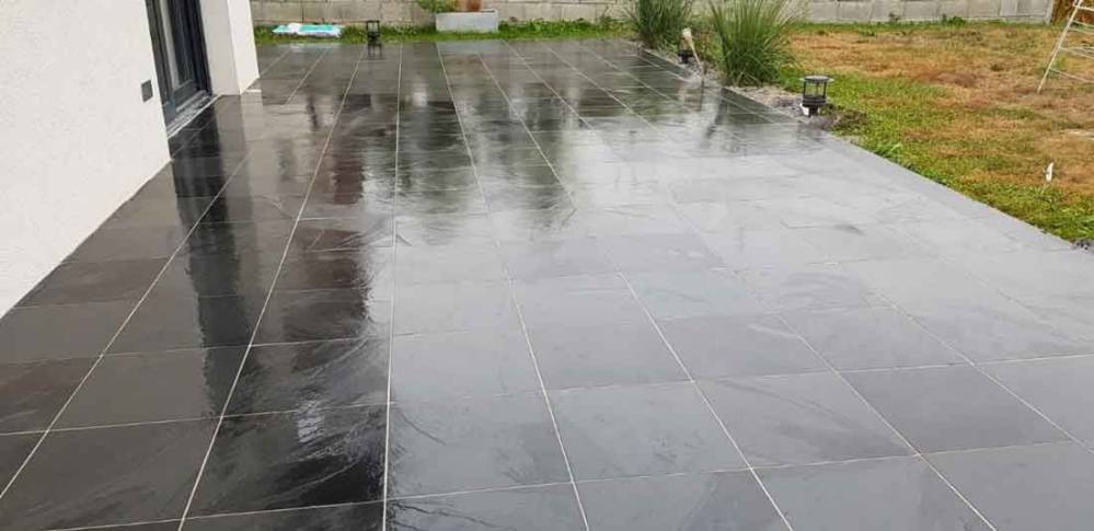 Terrasse en carrelage